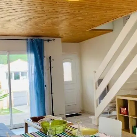 Maison T3 Terrain Clos Piscine Vakantiehuis